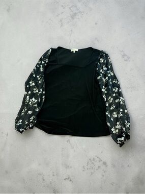 Black Puff-Sleeve Floral Top